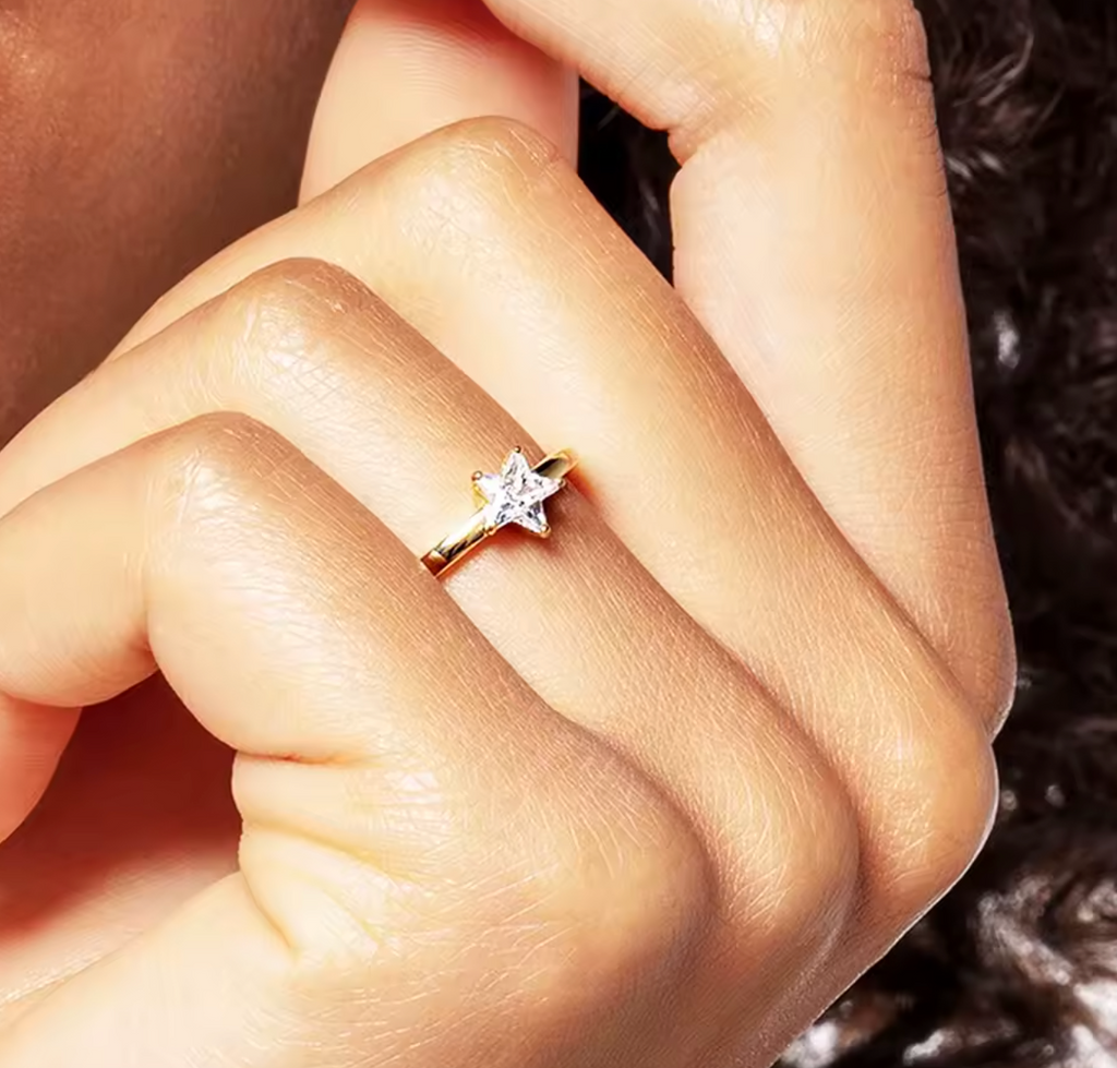 Magical Star Ring in 925 Sterling Silver